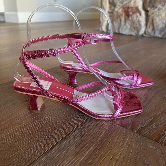 DOLCE VITA Baylor Square Toe Block Heel Thong Sandals In Magenta Crackle - Picture 5 of 13